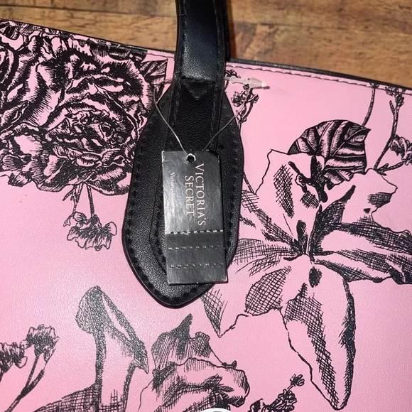 🔥 SOLD🔥Nwt Victoria's Secret pink Floral tote bag - Picture 3 of 6